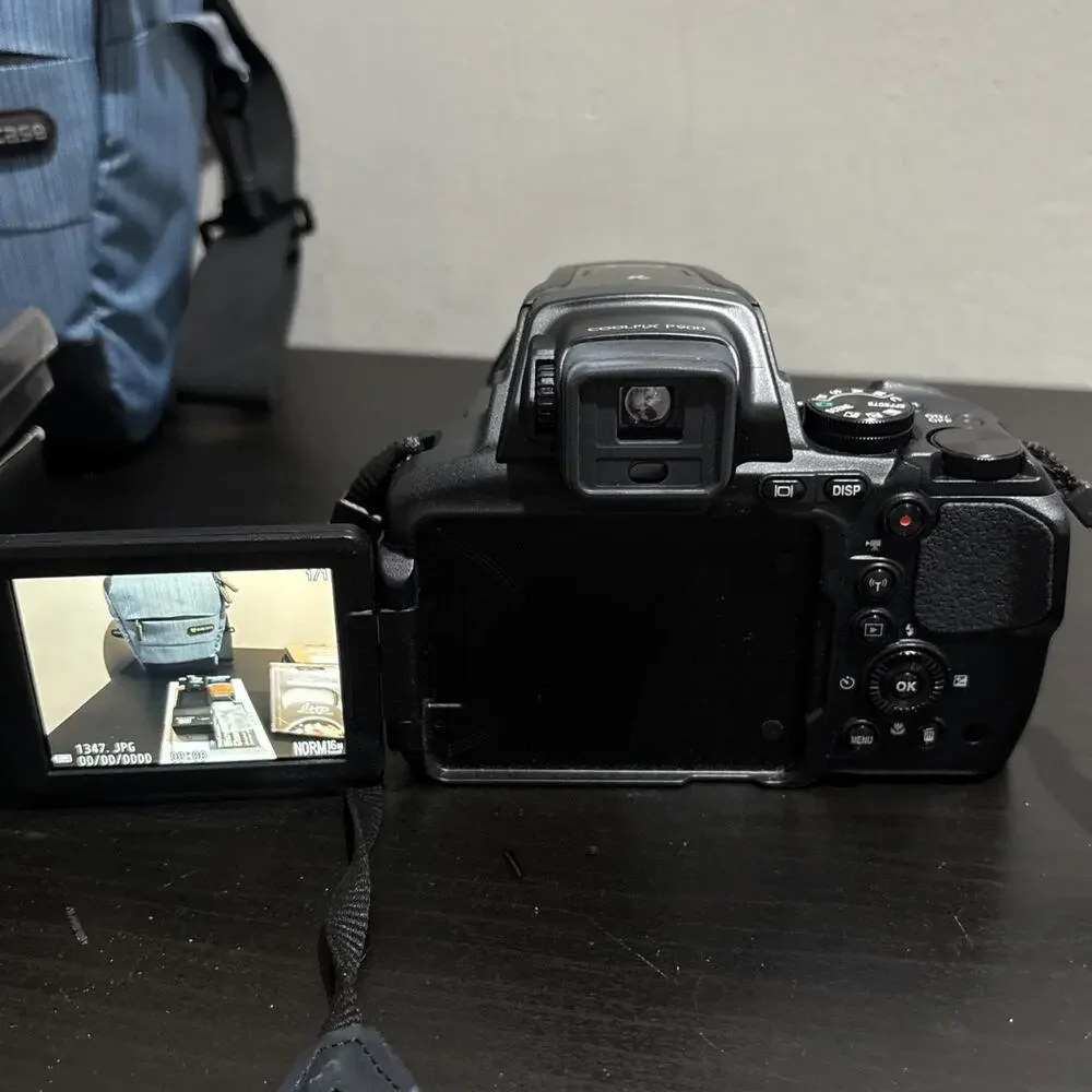 Nikon coolpix P900 Digital Camera 16MP 83x Optical Zoom With Bag & Accessories